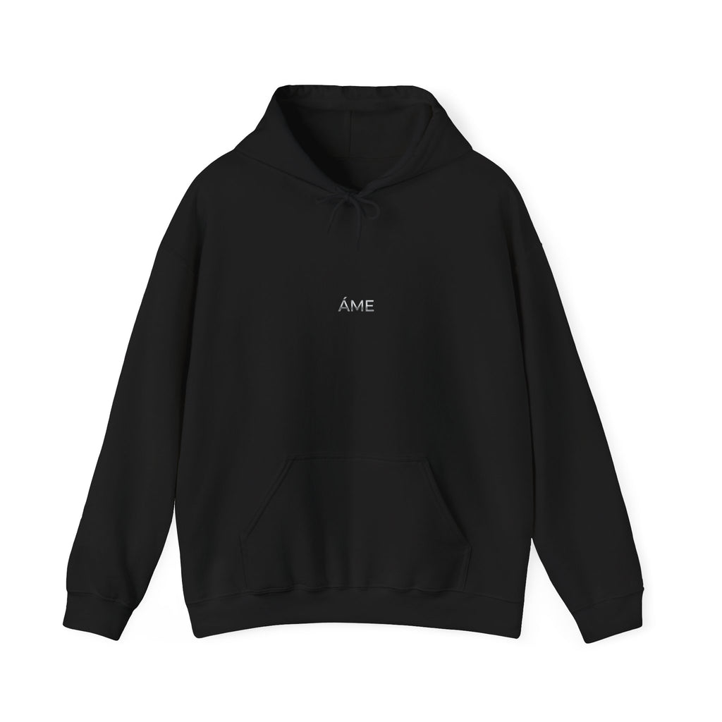 Der ÁME Hoodie – Kapuzenpullover „Built By Destiny“ (Minimaler Brustaufdruck)